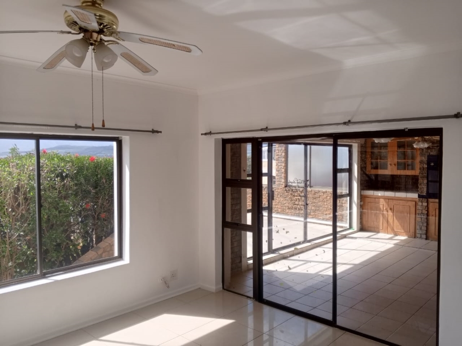 To Let 3 Bedroom Property for Rent in Mountainside Western Cape